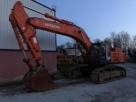 EXCAVATORS (31 PCS)